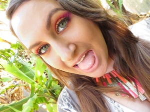We had some beautiful sunny weather today in Perth and was inspired to do this fun look :)