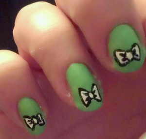 I made theese on my mothers nails :D