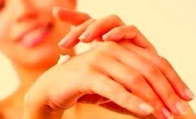 How to Maintain Soft, Beautiful Hands - Daily Routine