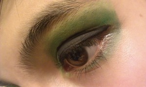 this is my own look my friend did this she is 11 years old!! nd this is on my eye we used green gold and lil bit of yellow