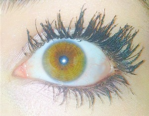 No edit; my eye looked really cool and my eyelashes looked long:)