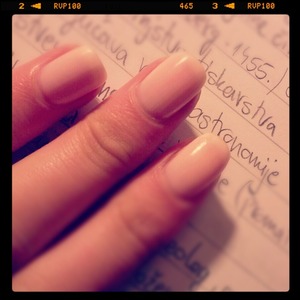 nude nails :)