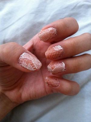 lace on my nails <3 