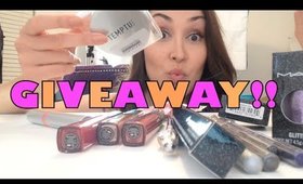 JULIES WORLD: GIVEAWAY TIME!