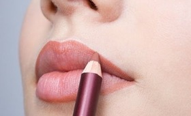 HOW TO: Even-out and Plump Uneven lips!