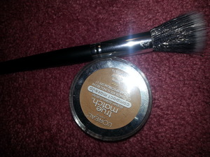 loreal compact makeup and stippling brush