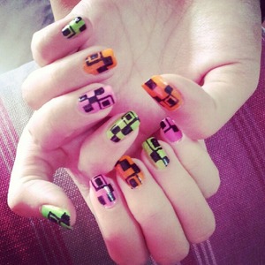 Draw square boxes on my nails!