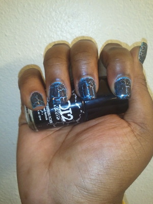 This crackle dries super fast and looks matte.

http://eatmyfingerz.blogspot.com/