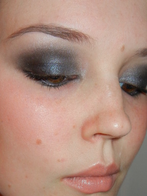 Smokey Gunmetal Eyes.  Practicing my smokey eyes.