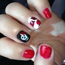 queen of hearts roses and skull with crown nails gel 