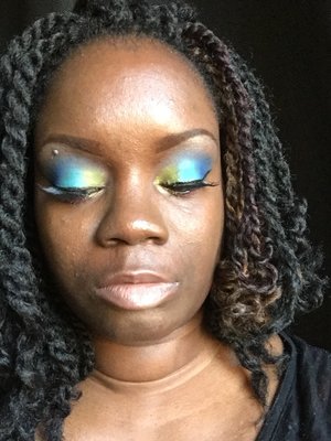I did this look to inspire others about Spring's vibrant colors. I hope you like this look. 