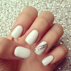 #prom#nails#white#pretty






