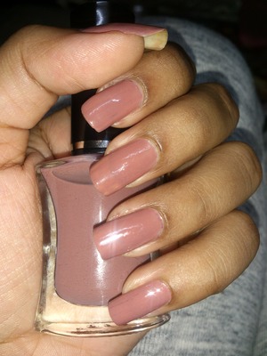 wat color r u wearing??  I luv this color...
pls advice some nailart... colors that can b used on it