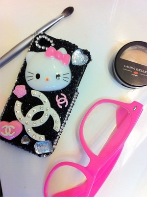 My Hello Kitty Couture iPhone 4 cover creation.<3