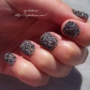 Caviar Manicure with Poppy Seed 3
