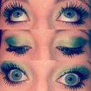 Green eye makeup 