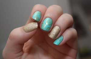 Stamps are from OB-Nails XXL E-palette. 
Gold texture polish is OPI's Honey Ryder, Turquoise is KIKO's shade 389. 