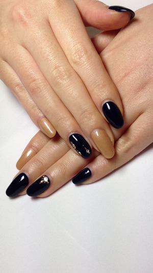 beige and navy nail.