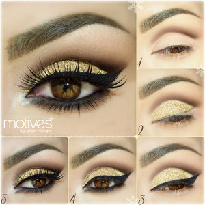 INSTAGRAM @auroramakeup

Products MOTIVESCOSMETICS avalilable in : 
http://www.motivescosmetics.com/  and 
http://global.shop.com/

STEP1. // PASO1.
Apply Eye Shadow Base 
Draw your socket line with Khol Eyeliner in COFFEE , blend it out and set it with Pressed Eye Shadow in HOT CHOCOLATE.
Aplica la Prebase de Sombras
Dibuja la linea del globo ocular con el delineador cafe oscuro COFFE , sella y difuminalo con la sombra cafe oscuro HOT CHOCOLATE


STEP2. // PASO2.
Draw a line where will be your black eyeliner with same Khol Eyelier in COFFEE, then cover your mobile eyelid with Glitter Adhesive and press down   Glitter Pot in POT OF GOLD
Dibuja la linea donde ira el delineador negro por debajo , despues cubre el parpado movil con el Glitter Adhesive y encima aplica los brillos dorados POT Of GOLD


STEP3.
Line your top lashes with Gel Eyeliner in LITTLe BLACK DRESS , curl your  lashes & apply mascara . Use Pressed Eye Shadow in CAPPUCCINO as transition color on the crease
Delinea las pestañas superiores con el gel delineador negro LITTLE BLACK DRESS , riza las pestañas aplica mascara . Usa como color de transition la sombra cafe claro mate CAPPUCINO 


STEP4.
Line you waterliner with Khol eyeliner in ONIX , then set & pull out the color with Pressed Eye Shadow in ONIX and smooth out the intensity with Pressed Eye Shadow in HOT CHOCOLATE 
Delinea la linea de agua con el delineador negro ONIX , sella y empuja el color hacia afuera con las sombra negra mate ONIX y suaviza las orillas con la sombra cafe oscuro HOT CHOCOLATE



STEP5.
Highlight brow bone with Pressed Eye Shadow in Whipped Cream and inner corner with Pressed Eye Shadow in PEARL.
Add false lashes and apply Mineral Volumizing & Lengthening mascara in BLACK in top & lower lashes .
Ilumina el hueso de la ceja con la sombra nacarada WHIPPED CREAM y el lagrimal con la sombra blanca PEARL .
Agrega pestañas postizas y aplica la mascara negra de pestañas Volumizante y alargadora BLACK

 

False lashes are PIXIE LUXE by @houseoflashes
Pestañas Postizas PIXIE LUXE de http://www.houseoflashes.com

Brows : Brow Pro Palete by @anastasiabeverlyhills
Cejas con la paleta BROW PRO PALETTE de  http://www.anastasia.net

