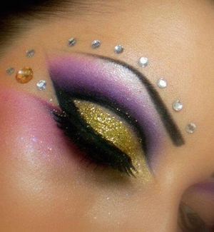This is a fun look for a night in Arabia