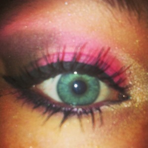 Hot pink smokey eye makeup 💗
