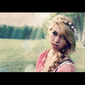 Photoshoot with the lovely Jordyn. Went for the boho // fairy look. 