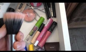 what's in my makeup drawer