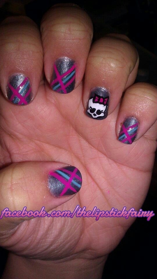 Monster High Nails | Melissa D.'s (thelipstickfairy) Photo | Beautylish Monster High Nails | Melissa D.'s (thelipstickfairy) Photo | Beautylish