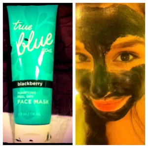 True blue spa face mask : looks crazy, but works! :)