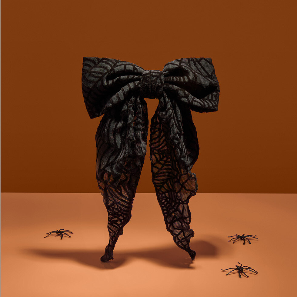 Kitsch Oversized Bow Spiderweb