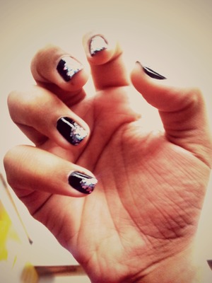 I love these. DIY black matte with sparkly triangles at the tip.