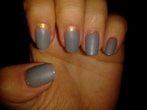 OY- Another Polish Joke by OPI
604 Metropolitan by L'Oreal Color RIche + Matte top coat