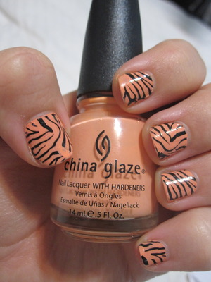 Peach Zebra/baby tiger nails