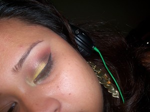 Using I-Candy Couture eyeshadows and lipgloss
www.i-candycouture.com

