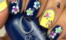 Glitter Placement Flower Nails by The Crafty Ninja
