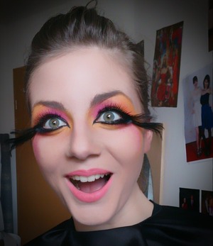 smiling parrot inspired makeup. (:
