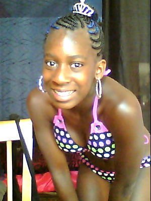 this is the first day i goit my hair done byt my friend. and we went to the beach to lossin it. u love the tira