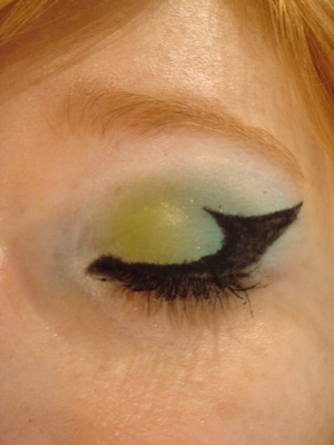 an overexaggerated BatWing liner is now dubbed 'whale tail eyeliner'