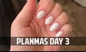 Cleaning + Nailssss | Vlogmas Day 3