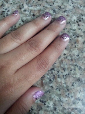 A really simple nail design :)