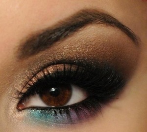 I've been really into the "pop of color". This look is neutral with a well done pop of color.

Picture found on weheartit