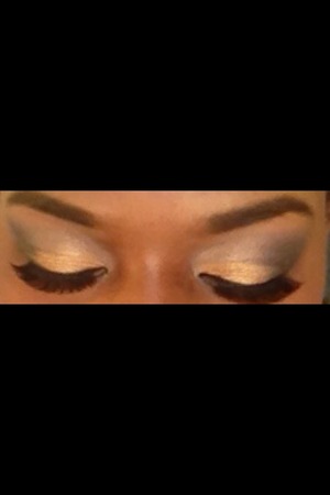 Gold eye colors by Urban Decay vice palette #nevermind #jagged #pennylane 