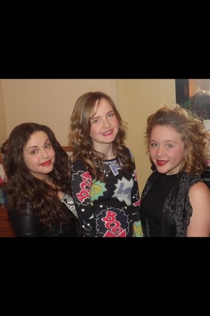 I am the one in the middle I was going to a party, did my makeup look okay?
