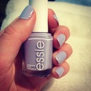 Essie manicure 