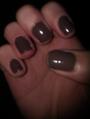 Essence colour and go nail polish in 'Trendsetter'