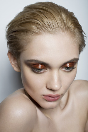 Spindle Mag - How to Get the Look : http://spindlemagazine.com/2014/04/rich-bronze/
