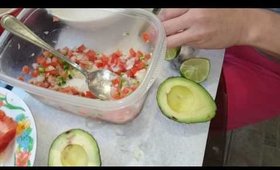 HOW I MAKE GUACAMOLE