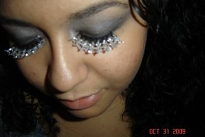 Halloween 2009- Lol my First False Lashes !!!