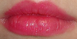 My new favorite pink lippie, L'Oreal Colour Caresse in Blushing Sequin
