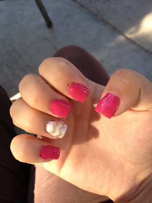 2nd set of nails 💅 pink, white gold chevron 💖